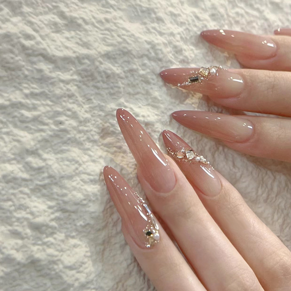 Champagne Veil press-on nail style