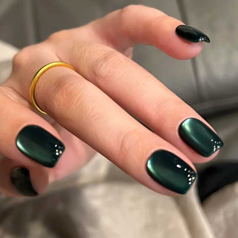 Emerald Lacquer press-on nail style